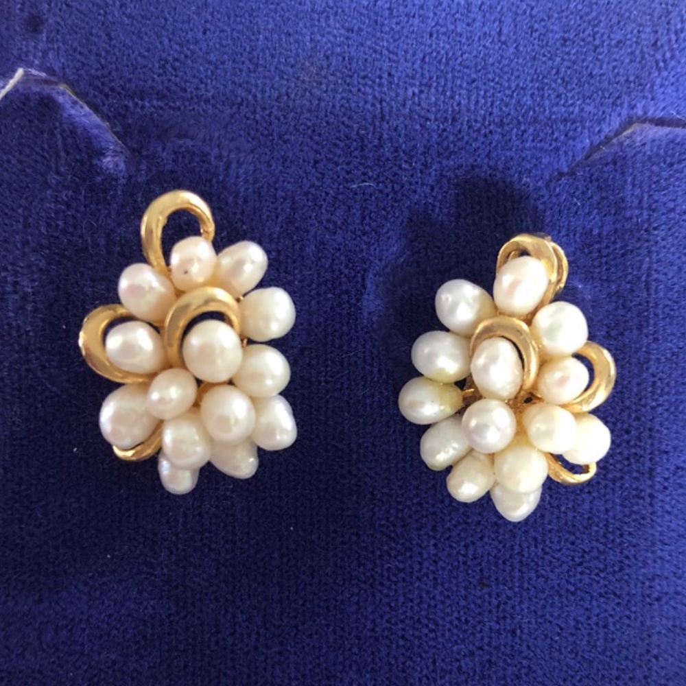 Freshwater pearl earrings
